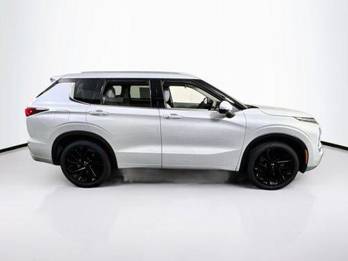 Black Diamond/Alloy Silver Roof 2024 Mitsubishi Outlander SEL Platinum Edition S-AWC