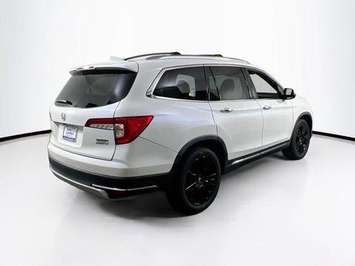 2019 Honda Pilot Touring 8-Passenger