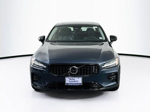 Denim Blue Metallic 2024 Volvo S60 B5 Plus Dark Theme