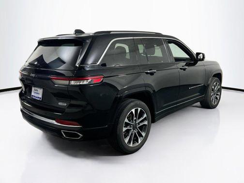 2022 Jeep Grand Cherokee Overland