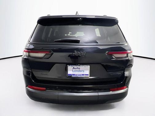 Diamond Black Crystal Pearlcoat 2023 Jeep Grand Cherokee L Limited