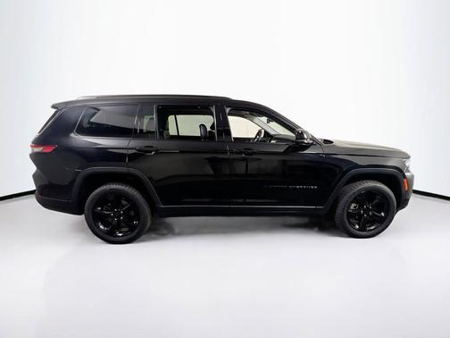 Diamond Black Crystal Pearlcoat 2023 Jeep Grand Cherokee L Limited
