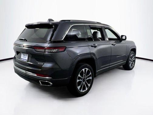 2022 Jeep Grand Cherokee Overland