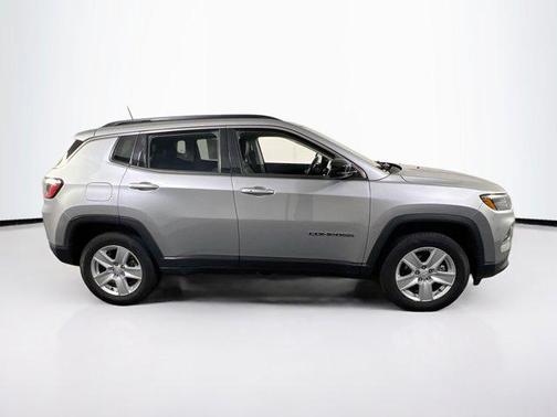 Billet Silver Metallic Clearcoat 2022 Jeep Compass Latitude