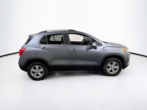 Satin Steel Metallic 2019 Chevrolet Trax LT