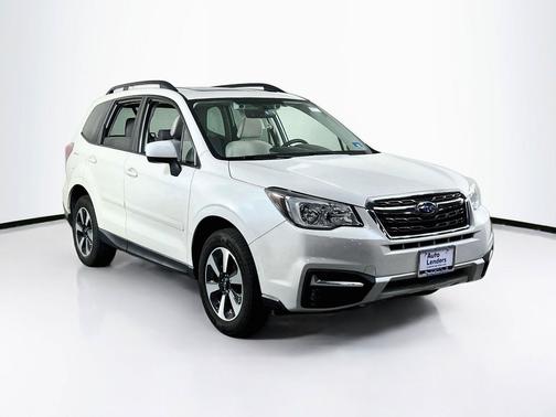 Crystal White Pearl 2018 Subaru Forester 2.5i Premium