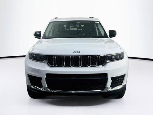 Bright White Clearcoat 2023 Jeep Grand Cherokee L Laredo