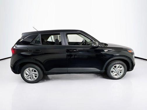 2023 Hyundai VENUE SE