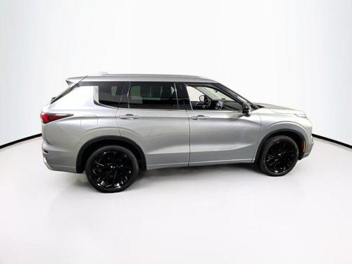 Alloy Silver Metallic 2022 Mitsubishi Outlander SEL 2.5 2WD