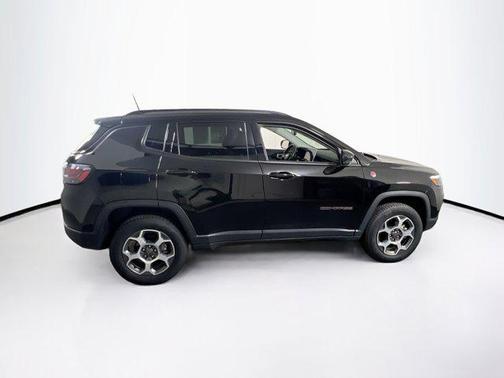 Diamond Black Crystal Pearlcoat 2022 Jeep Compass Trailhawk