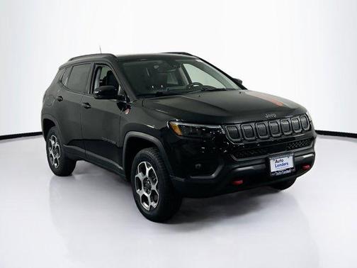 Diamond Black Crystal Pearlcoat 2022 Jeep Compass Trailhawk