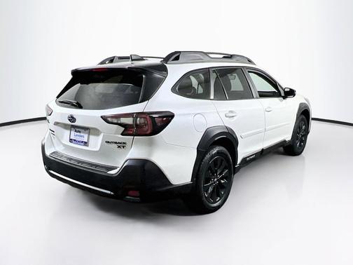 Crystal White Pearl 2024 Subaru Outback Onyx Edition XT