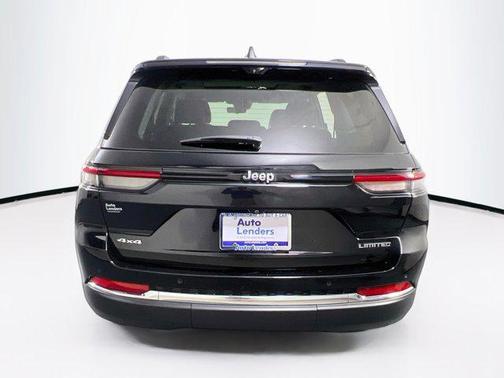 Diamond Black Crystal Pearlcoat 2023 Jeep Grand Cherokee Limited