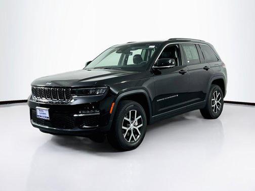 Diamond Black Crystal Pearlcoat 2023 Jeep Grand Cherokee Limited