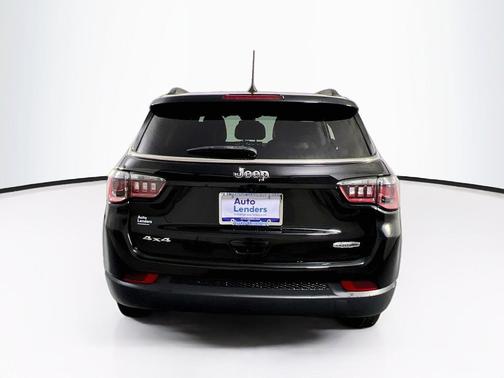 Diamond Black Crystal Pearlcoat 2023 Jeep Compass Latitude