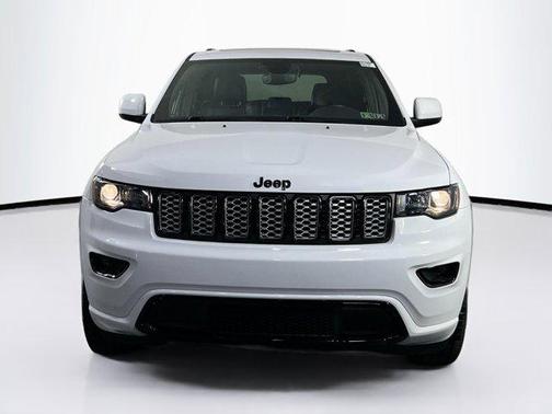 2022 Jeep Grand Cherokee Laredo