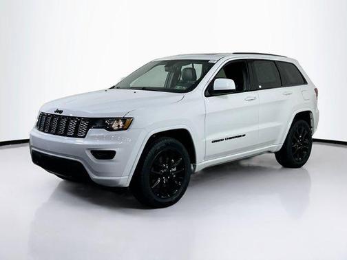 2022 Jeep Grand Cherokee Laredo