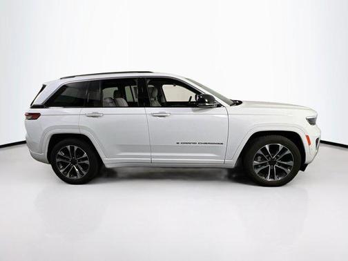 2022 Jeep Grand Cherokee Overland