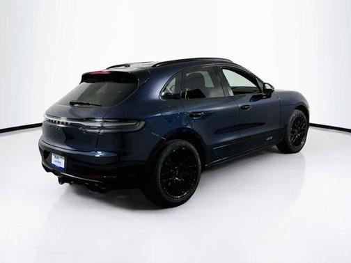 Night Blue Metallic 2021 Porsche Macan Macan GTS