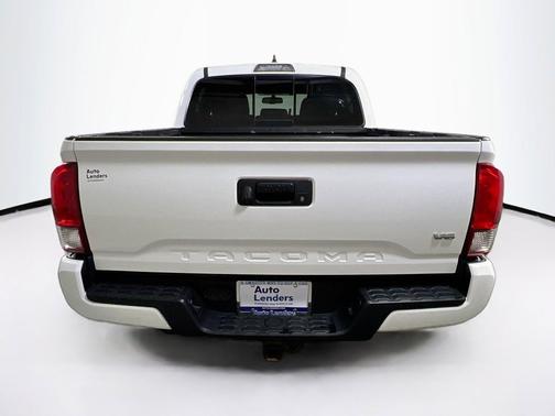 Super White 2017 Toyota Tacoma TRD Sport