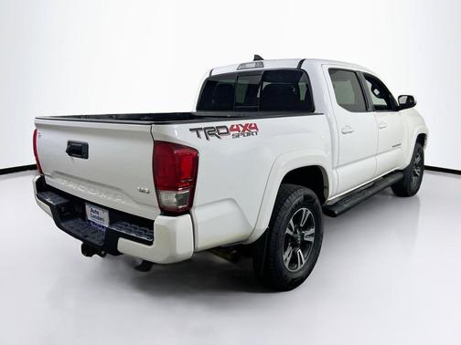 Super White 2017 Toyota Tacoma TRD Sport