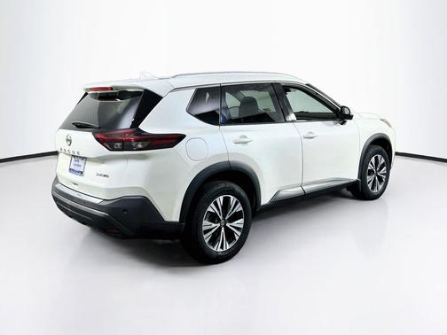 Pearl White Tricoat 2021 Nissan Rogue SV