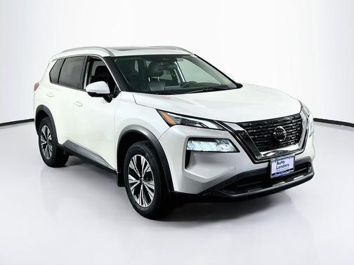Pearl White Tricoat 2021 Nissan Rogue SV
