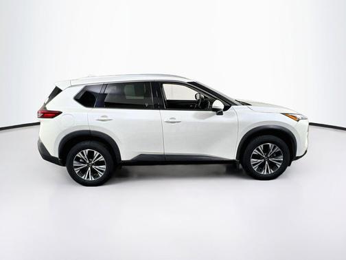 Pearl White Tricoat 2021 Nissan Rogue SV