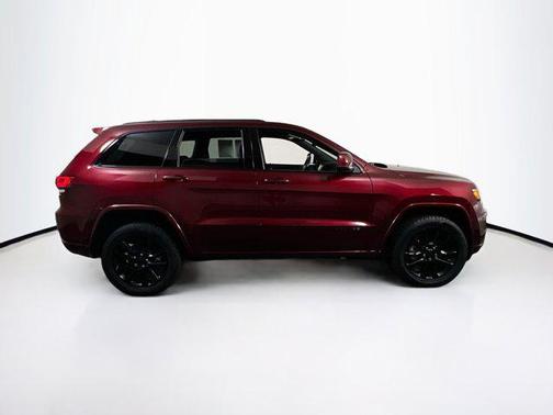 2022 Jeep Grand Cherokee Laredo