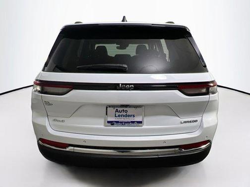 2022 Jeep Grand Cherokee Laredo