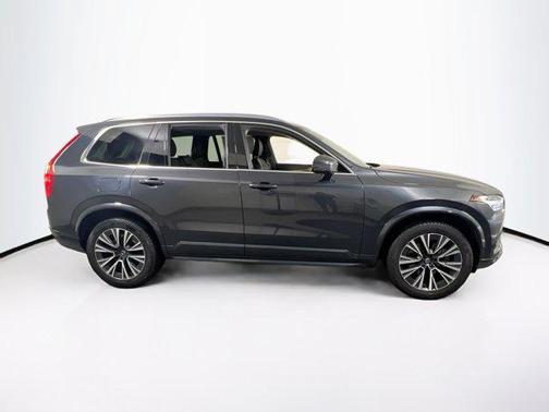 2022 Volvo XC90 T5 Momentum