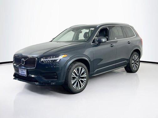 2022 Volvo XC90 T5 Momentum