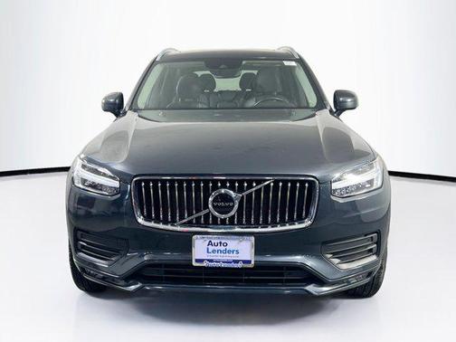 2022 Volvo XC90 T5 Momentum