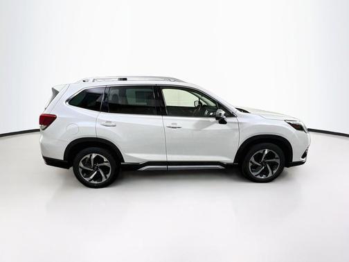 Crystal White Pearl 2023 Subaru Forester Touring