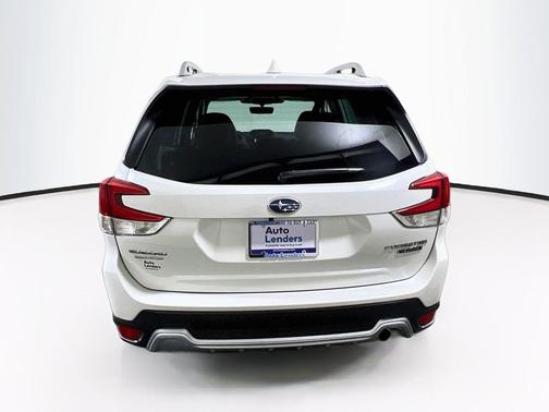 Crystal White Pearl 2023 Subaru Forester Touring