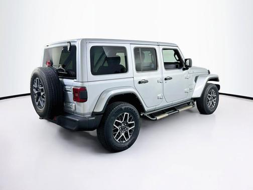 Silver Zynith Clearcoat 2024 Jeep Wrangler 4-Door Sahara 4x4