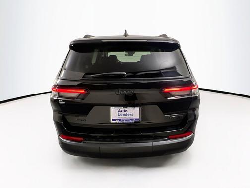 Diamond Black Crystal Pearlcoat 2023 Jeep Grand Cherokee L Limited