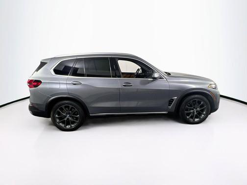 Skyscraper Grey Metallic 2024 BMW X5 xDrive40i