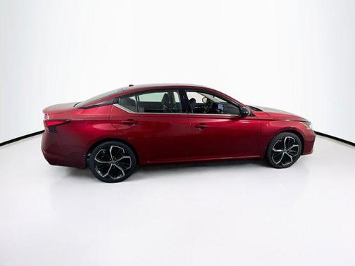 2023 Nissan Altima SR FWD