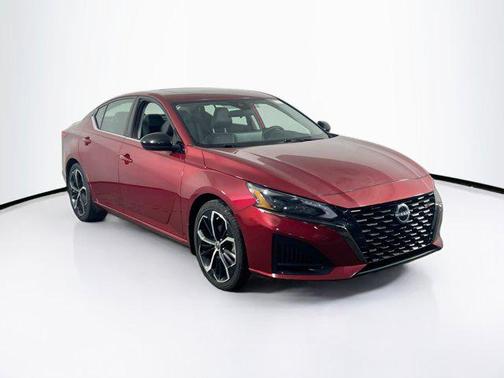 2023 Nissan Altima SR FWD