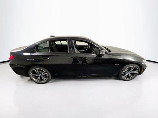 2022 BMW 330e Base
