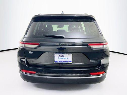 Diamond Black Crystal Pearlcoat 2023 Jeep Grand Cherokee Limited