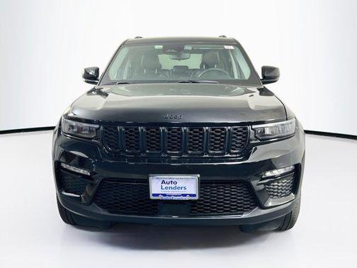 Diamond Black Crystal Pearlcoat 2023 Jeep Grand Cherokee Limited