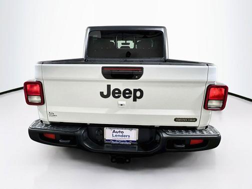 Bright White Clearcoat 2023 Jeep Gladiator Freedom 4x4