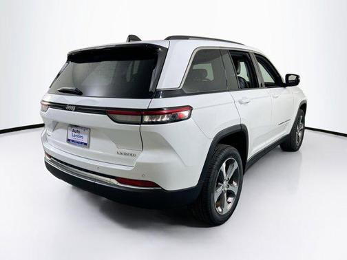 Bright White Clearcoat 2023 Jeep Grand Cherokee Limited