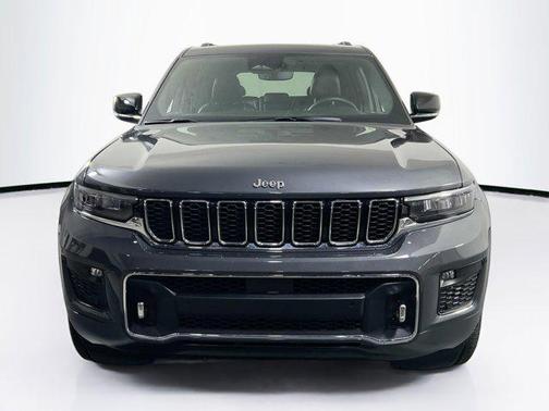 Baltic Gray Metallic Clearcoat 2022 Jeep Grand Cherokee Overland