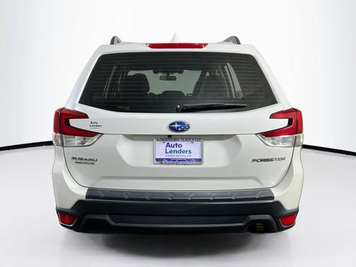 Crystal White Pearl 2019 Subaru Forester Base