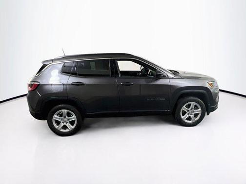 Granite Crystal Metallic Clearcoat 2023 Jeep Compass Latitude