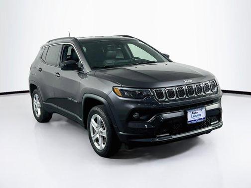 Granite Crystal Metallic Clearcoat 2023 Jeep Compass Latitude