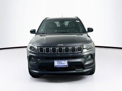 Granite Crystal Metallic Clearcoat 2023 Jeep Compass Latitude